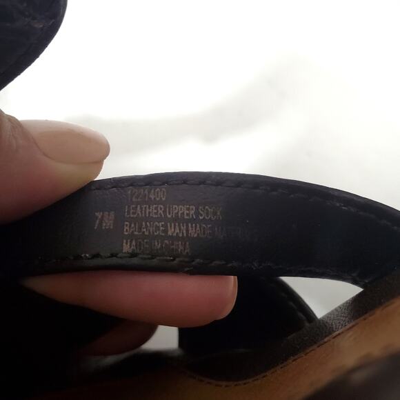 Sofft | Strappy Crocodile Texture Leather Ankle Strap Heels - Picture 9 of 11